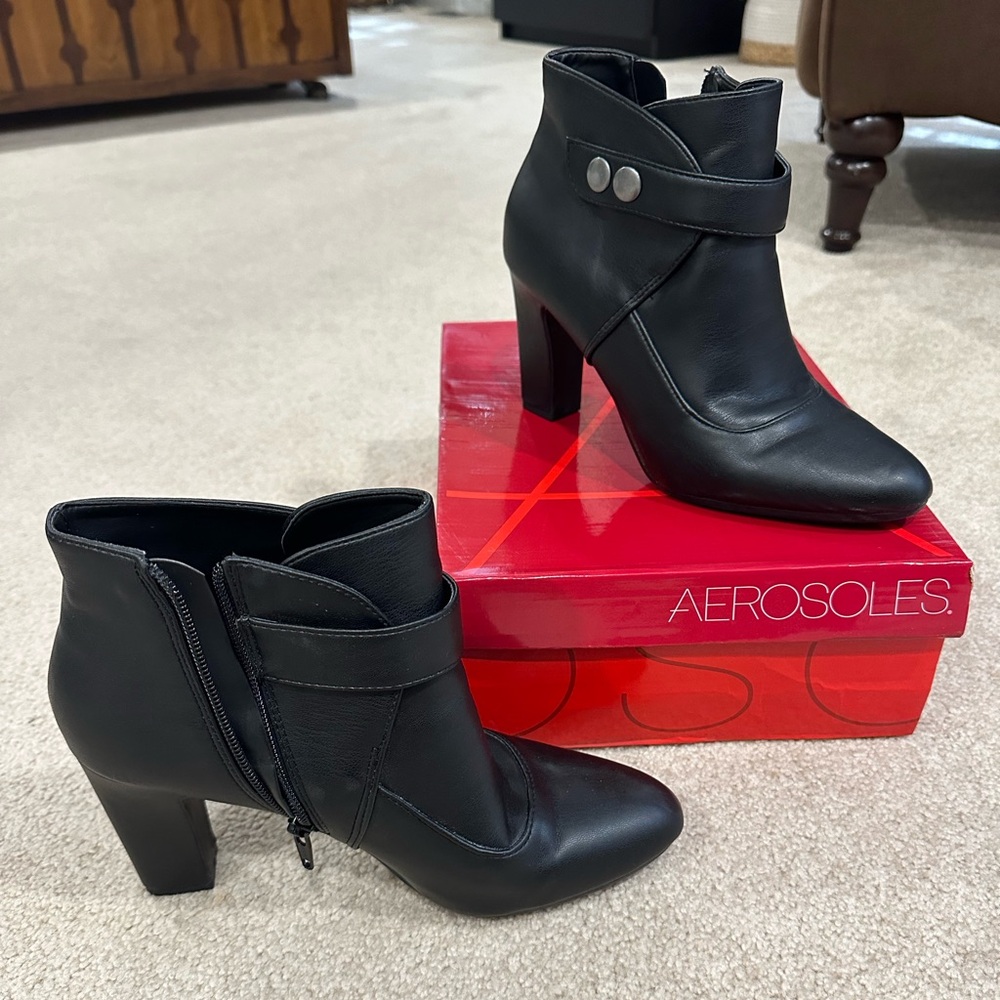 Aerosoles Black “Tag-Team” Bootie, Size 8.5